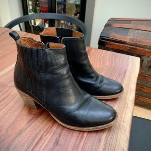 Frye Alton Chelsea ankle boots, black, sz 8.5